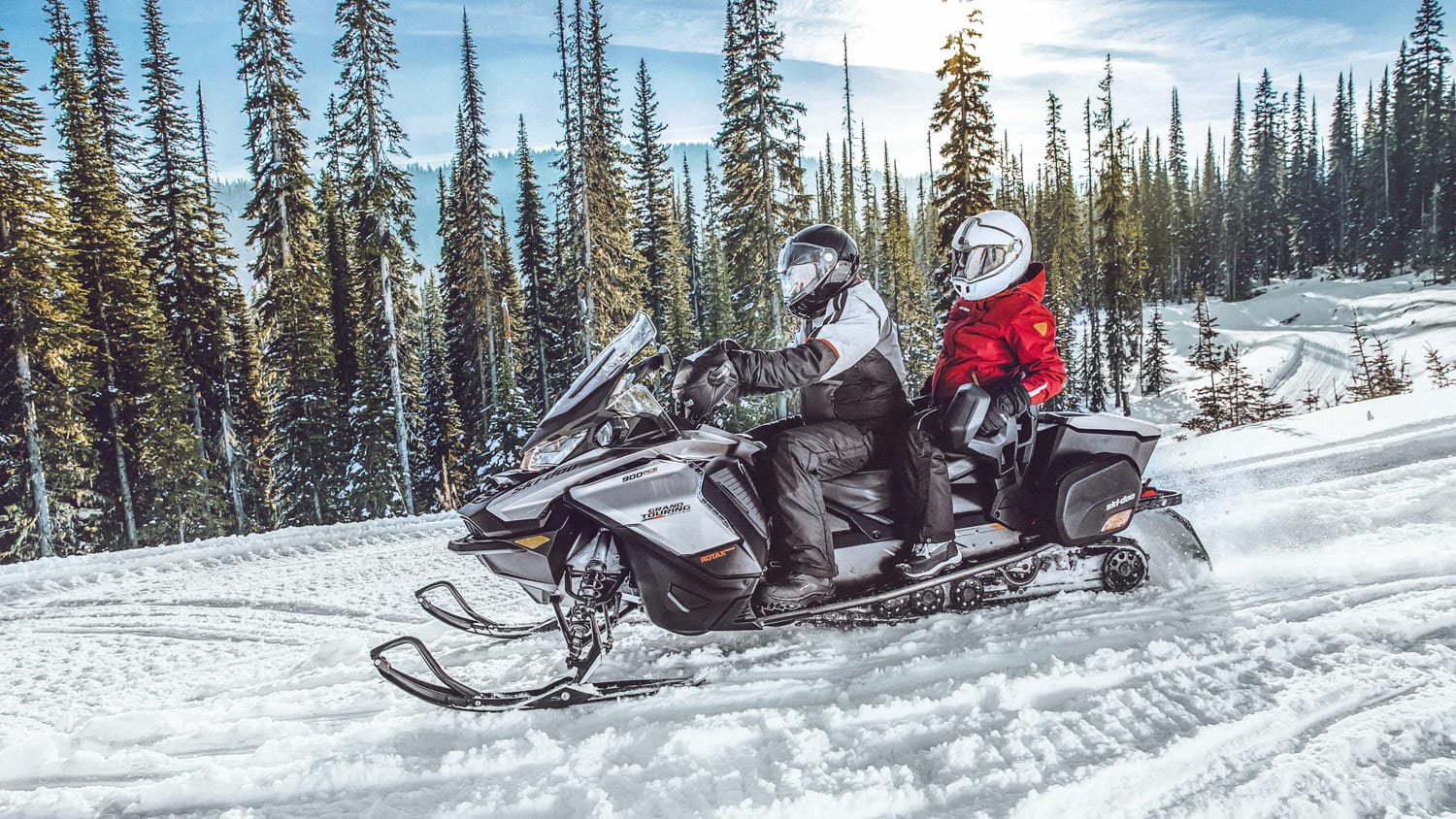 Ski-Doo Grand Touring 2022