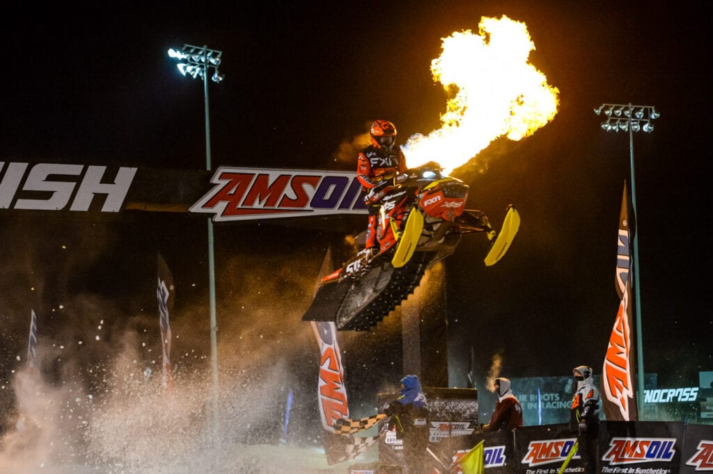 Snocross Les québécois décollent aux États-Unis