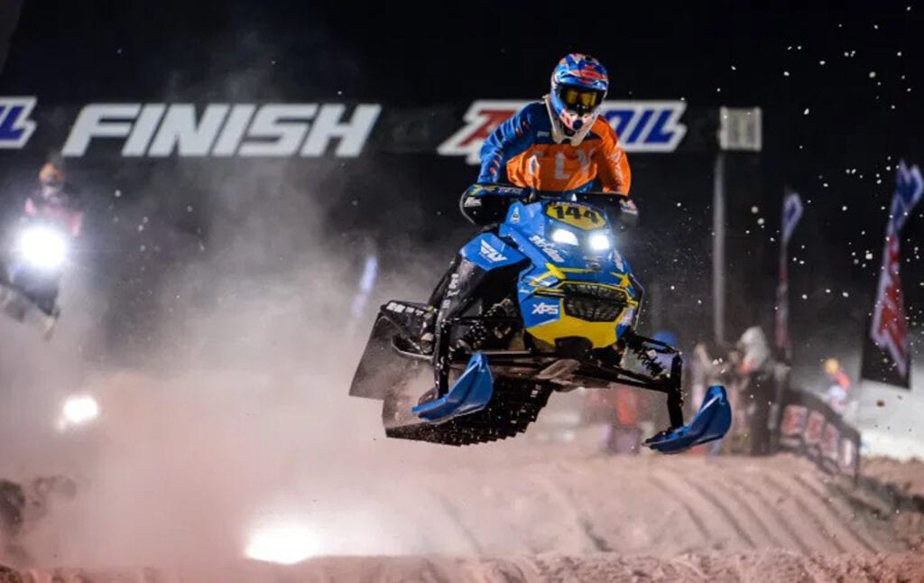 Snocross Les québécois décollent aux États-Unis