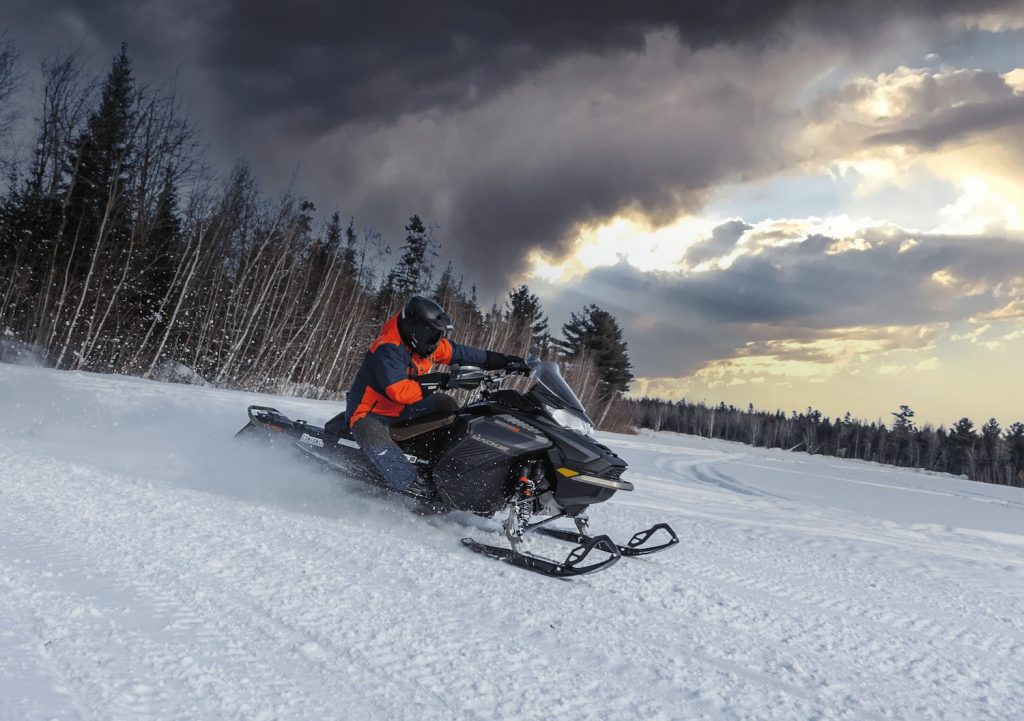 SKI-DOO MACH Z 900 ACE TURBO R 2022 Essai