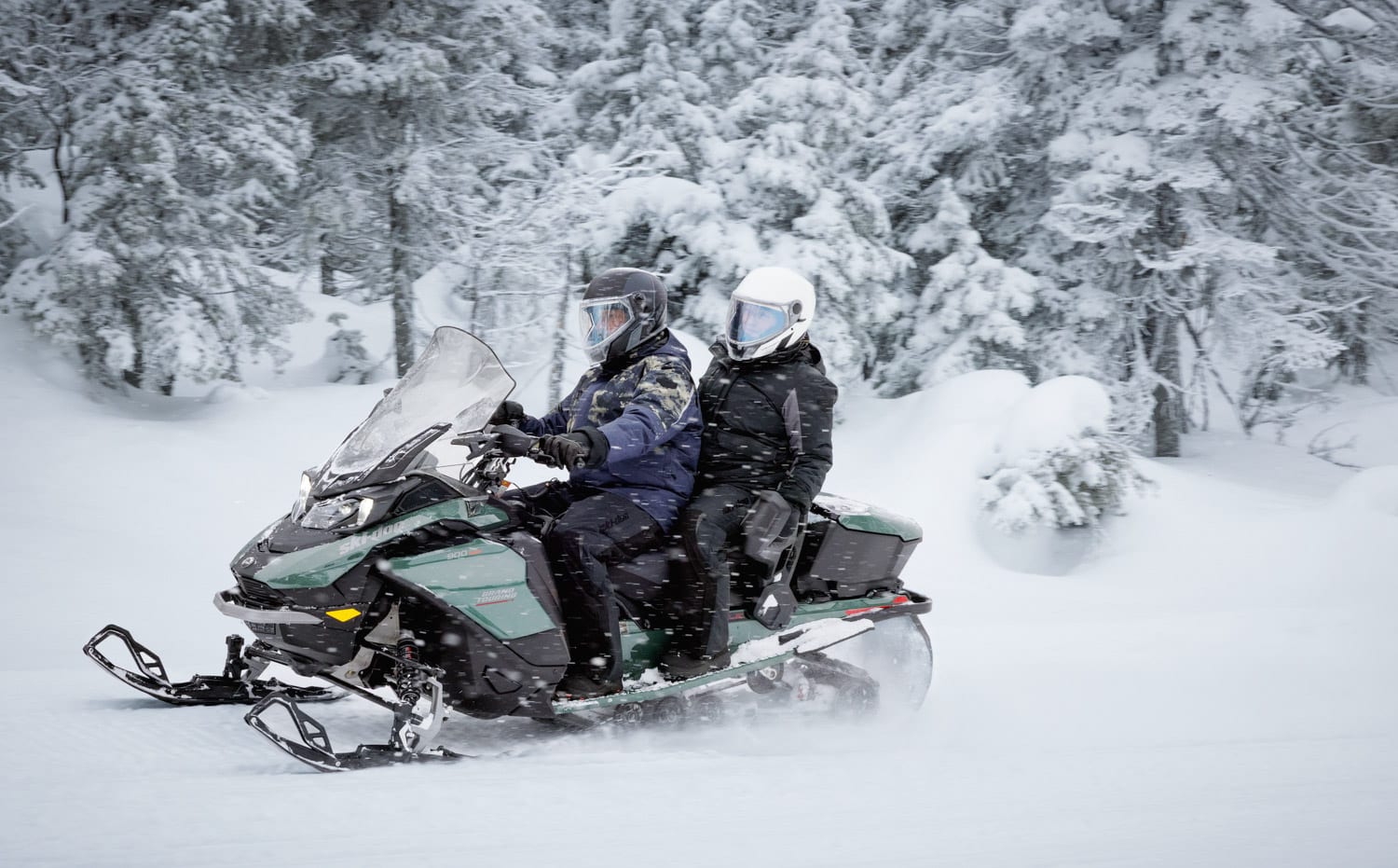 SKI-DOO-GRAND-TOURING