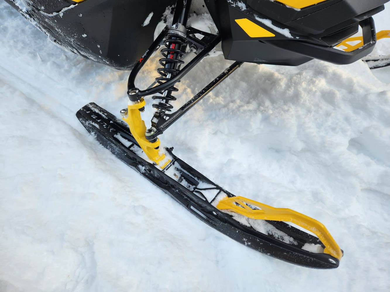 Essai-long-terme-Ski-Doo-Renegade-Adrenaline-900-ACE-Turbo-R-2023