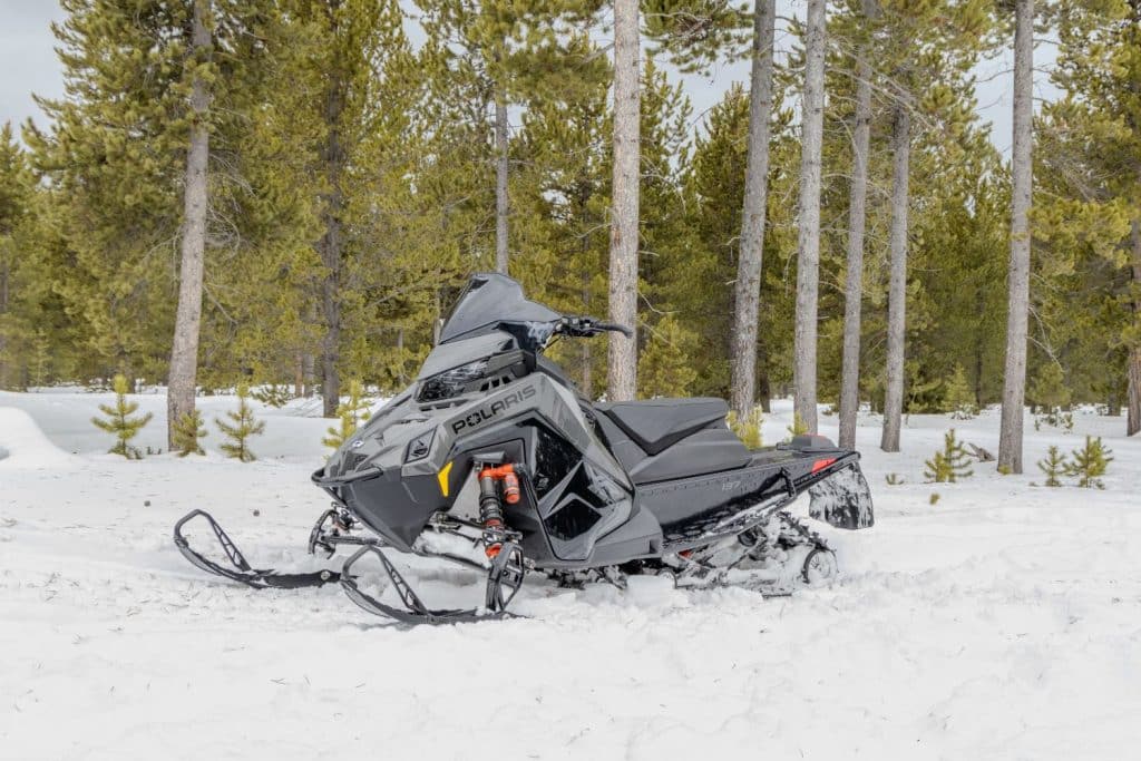 polaris indy vr1 dynamix 650 2025: une motoneige à découvrir!