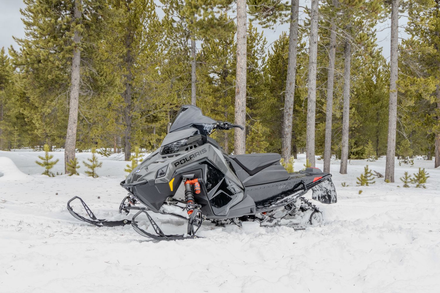 polaris indy vr1 dynamix 650 2025: une motoneige à découvrir!