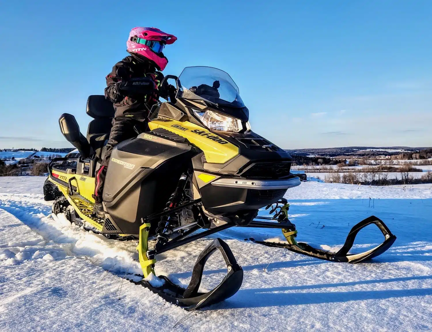 La 2025 Ski-Doo Expedition Xtreme en action