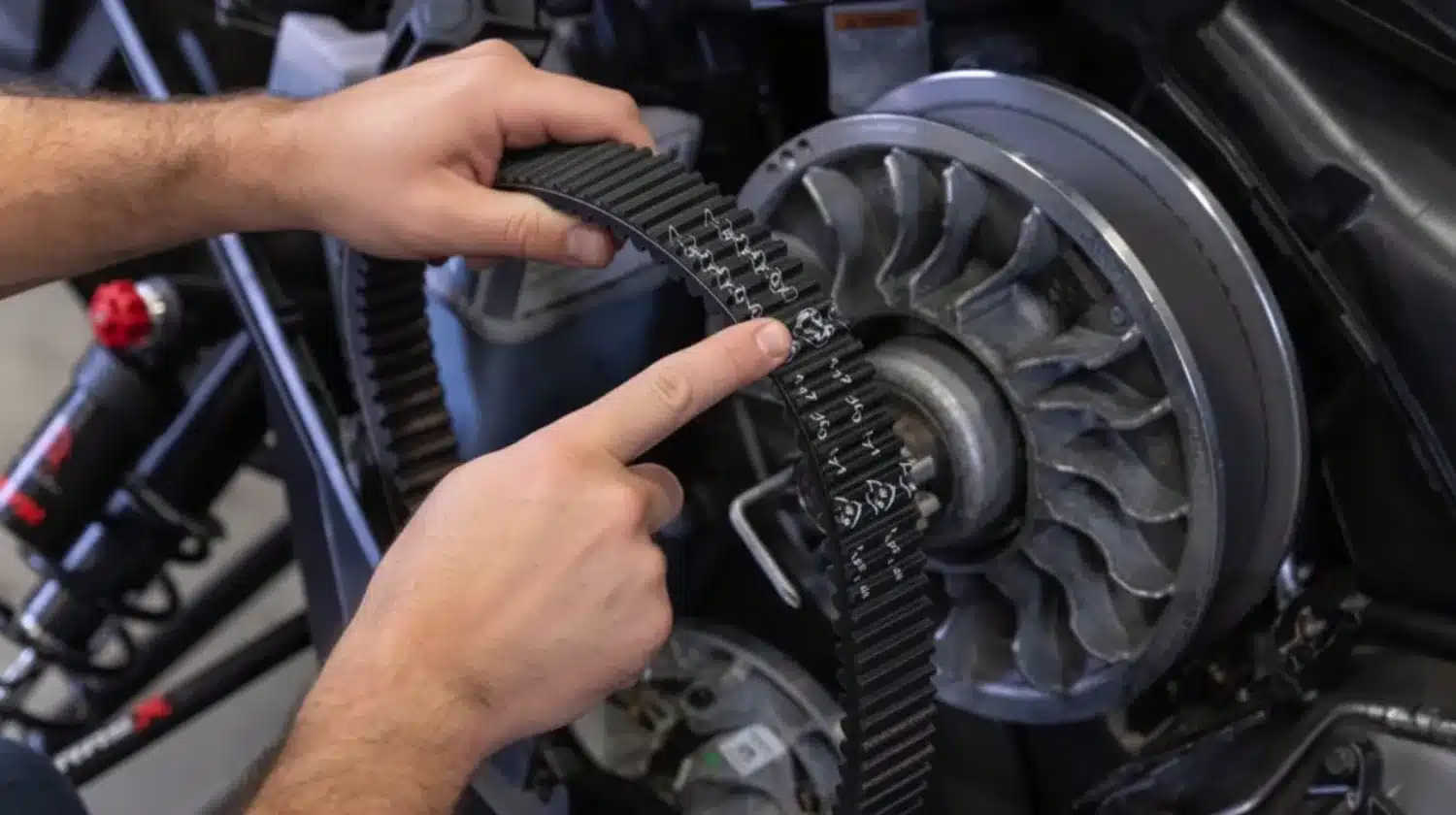 remplacement de courroie motoneige – grande taille